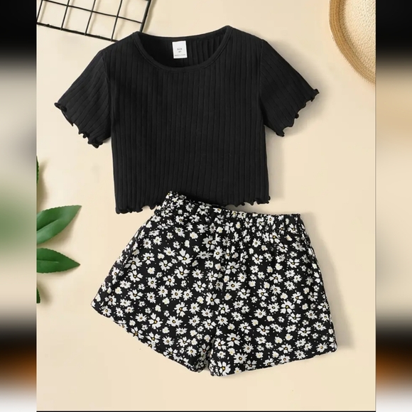 boutique Other - Black Ribbed Top with Floral Print Shorts